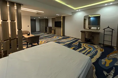 van royal hotel